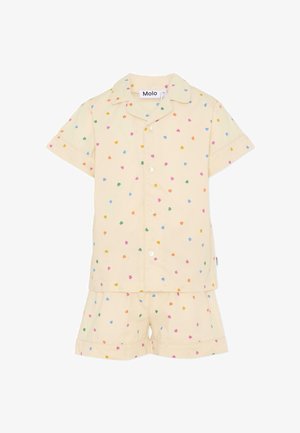 Set pigiama in cotone a maniche corte di colore giallo chiaro con stampe di cuori multicolori, composto da camicia con bottoni e pantaloncini abbinati.