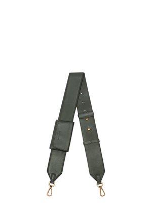 - Akcesoria podróżne