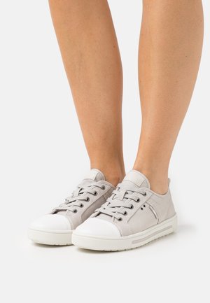 Trainers - light grey