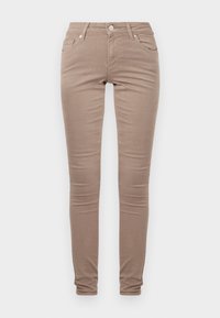 Unselected, overland trek