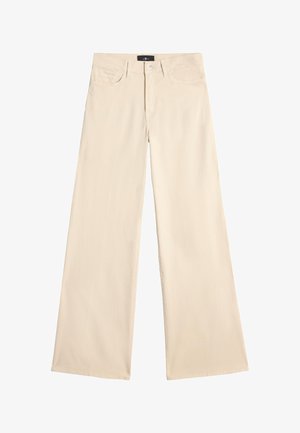 Pantalons larges beiges en coton, avec un design classique à cinq poches, fermeture à bouton sur le devant et détails de couture subtils.
