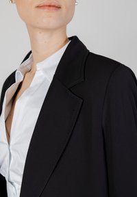 Sandro Ferrone Cappotto corto - black