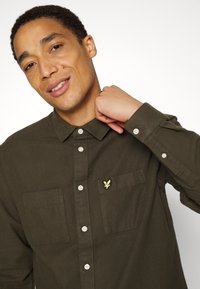 Lyle & Scott Camisa - olive