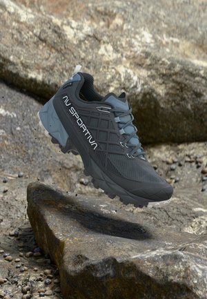 La Sportiva, AKYRA II WOMAN GTX - Chaussures de marche - carbon/limestone