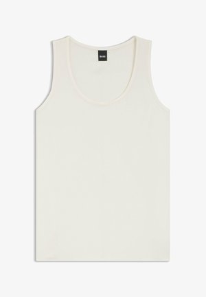 Valkoinen hihaton toppi, jossa on pyöreä pääntie ja musta BOSS-merkkilappu kauluksessa.