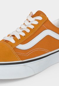 Vans OLD SKOOL UNISEX - Sneakers - desert sun/true white