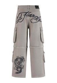Gray cargo pants in cotton with side pockets, featuring a black dragon graphic and “Ed Hardy” logo on the rear. Straight-leg cut.