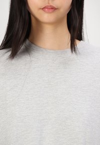 Weekday OVERSIZED LONG SLEEVE  - Camisola de manga comprida - grey