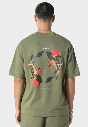 KOI - T-shirt imprimé - khaki
