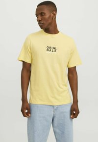 Jack & Jones O-NECK - Marškinėliai su spaudiniu - italian straw