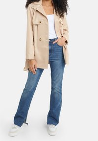Threadbare Trenssi - stone