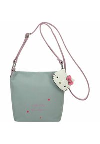 Bolso de tela azul claro con acentos rosas, que presenta una cara de Hello Kitty como un charm. Incluye una larga correa ajustable. Estrellas pequeñas rosas están impresas.