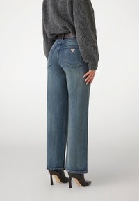 Guess CLAIR PALAZZO  - Alt laienevad teksad - blau