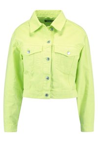 Chaqueta de mezclilla verde neón cortada con cuello clásico, cierre frontal de botones y dos bolsillos en el pecho con acentos de hardware plateado.