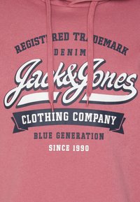 Jack & Jones JJELOGO HOOD - Hættetrøje - rot