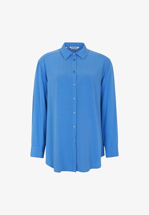 Modra srajca z dolgimi rokavi in gumbom spredaj, klasičen ovratnik in gladka tkanina. Ima zaobljen rob in standardne manšete.