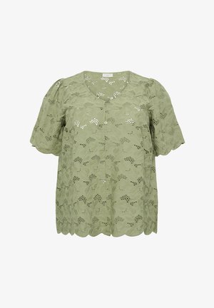 Bluză verde deschis cu mâneci scurte, cu model floral decupat cu laser, tiv ondulat și design cu nasturi pe față, gât rotund.