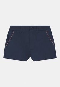 Pantaloni corti blu navy realizzati in tessuto liscio con chiusura frontale a bottone, dotati di due tasche laterali con dettagli rossi.