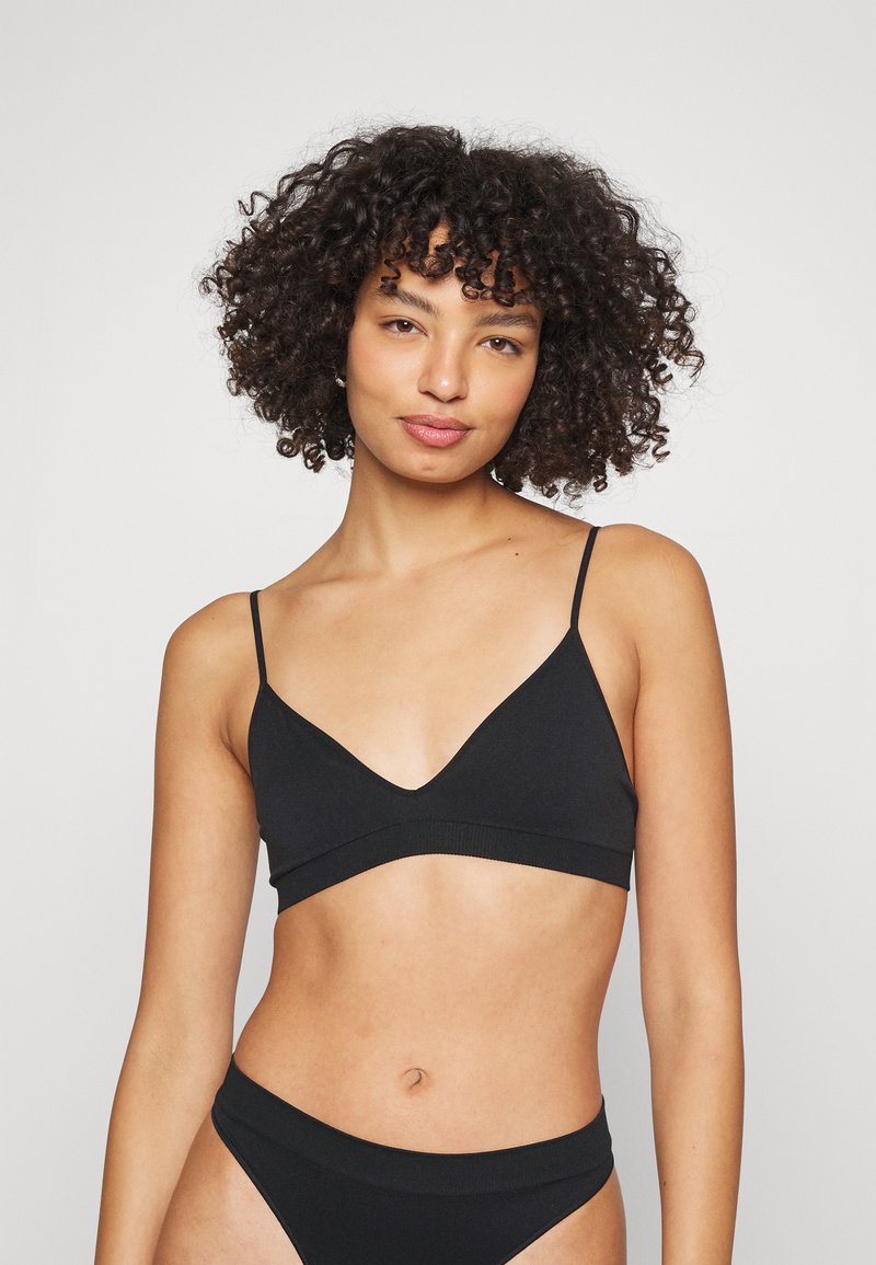 Weekday CAT SOFT Alustoppi Black Dark musta Zalando fi