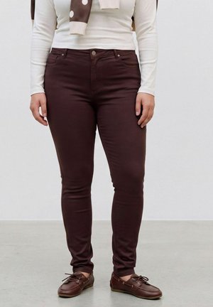 Vero Moda Curve, SKINNY FIT JEANS VMCPOLLY MID RISE SKINNY FIT JEANS - Jeans skinny - chocolate torte