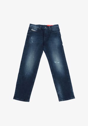 Jeans in denim blu scuro con design a gamba dritta, dettagli strappati e una leggera scoloritura. Stile classico a cinque tasche con chiusura a bottone.