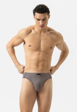 Schwarz-rosa gestreifte Unterwäsche mit einem weichen Bund und Logosticker, die eine enge Passform und eine glatte Stofftextur aufweist.