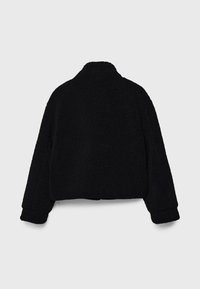 Musta, lyhyt takki, valmistettu teksturoidusta, pehmeästä kankaasta. Siinä on korkea kaulus ja rento istuvuus, joustavat hihat ja helma.