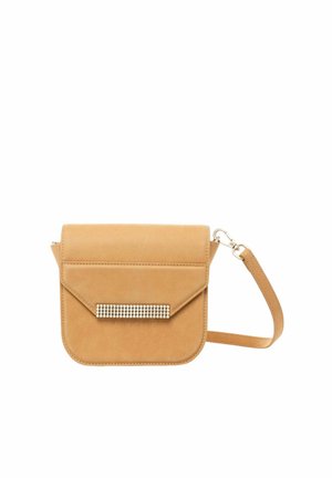 Tanskleurige lederen crossbody tas met een flapsluiting, voorzien van een decoratieve rhinestone accent op de voorkant en een afneembare schouderband.