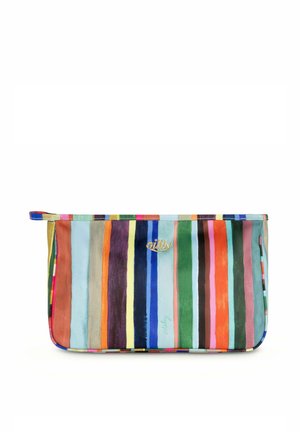 Multikleurige gestreepte etui met verschillende breedtes en kleuren, voorzien van een gouden logo-accent en een ritssluiting aan de bovenkant.