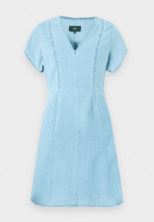 Φόρεμα από ανοιχτό μπλε τζιν με κοντά μανίκια, V-λαιμόκοψη, κάθετες ραφές και σιλουέτα σε γραμμή Α.