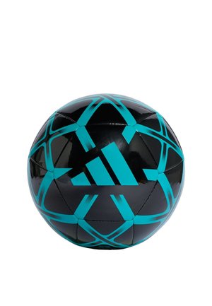 Balón de fútbol negro y azul verdoso con patrones geométricos de líneas y un logotipo central en negrita sobre un fondo blanco.