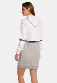 Bruno Banani MIT COLORBLOCKING BERG - Jerseykjole - weiß