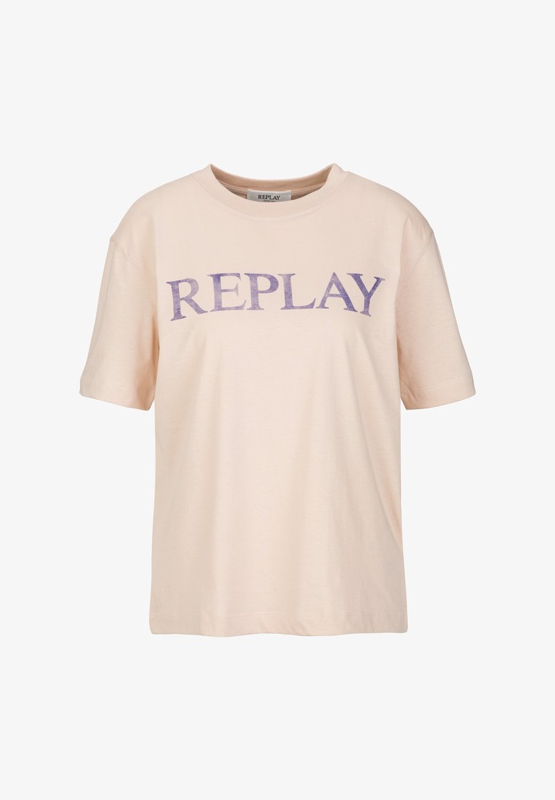 Lichtroze katoenen T-shirt met korte mouwen en een ronde hals. Kenmerkt zich door de tekst "REPLAY" in het paars gedrukt op de voorkant.