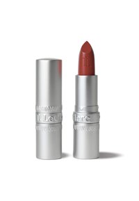 Satin-Finish-Bullet-Lippenstift in tiefem Rot, untergebracht in einer matten silbernen Tube mit strukturierten Akzenten und geprägtem Logo-Detail.