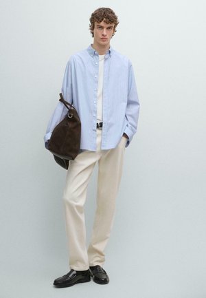 REGULAR FIT STRIPED WITH BUTTON-DOWN COLLAR  - Skjorter - light blue