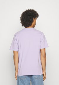Levi's® RELAXED FIT TEE - T-shirt imprimé - original purple