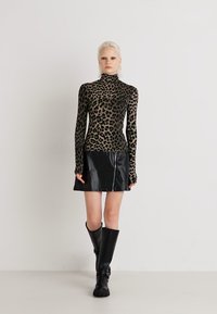 Gina Tricot SOFT TOUCH POLO TOP - Top dugih rukava - brown