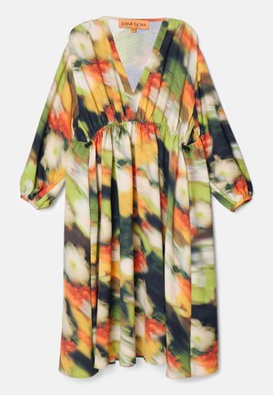 Φόρεμα με μακριά μανίκια και V-λαιμόκοψη, που παρουσιάζει ένα πολύχρωμο λουλουδάτο μοτίβο σε πράσινες, πορτοκαλί και λευκές αποχρώσεις. Ελαστική μέση για άνετη εφαρμογή.