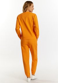 Miracle. mama and woman. GOLDEN QUEEN WIOLETTA - Dres