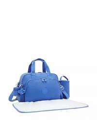 Borsa per pannolini blu con doppie maniglie, tasca frontale, portabottiglie laterale, piccolo portachiavi in tessuto e un materassino per il cambio bianco con rifiniture blu.