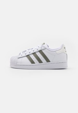 SUPERSTAR UNISEX - Baskets basses - footwear white/legacy green/offwhite