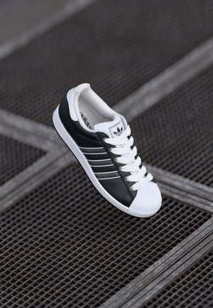 adidas Originals SUPERSTAR II UNISEX - Sneakers - core black/matte silver/footwear white