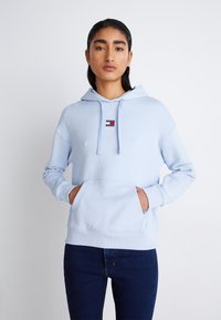Tommy Jeans TJW BXY BADGE - Sportinis megztinis - breezy blue