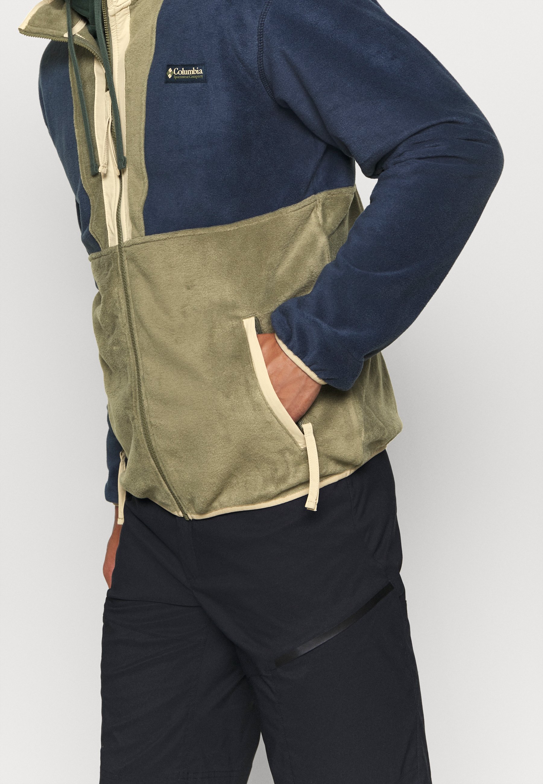 columbia navy fleece jacket