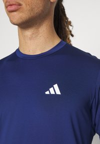 adidas Performance STRETCH - Sportfelső - dark blue/white