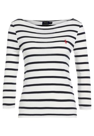 Valkoinen pitkähihainen paita, jossa mustat vaakaraitoja ja pieni punainen Ralph Lauren -hevosen logo rinnassa.