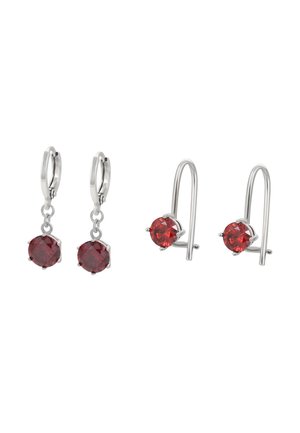 Piros drágakő fülbevalók, ezüst fém. Az egyik pár csepp alakú, a másik pedig bedugós, klasszikus kampós stílusú.