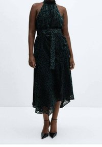 Schwarz und türkisfarbene Pokal-Dot-Halterkleid mit tailliertem Bund, fließendem Rock und asymmetrischem Saum. Glattes, leichtes Material.