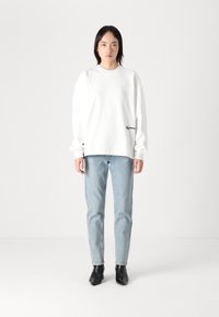 Karl Lagerfeld Jeans RELAXED  - Sudadera - white