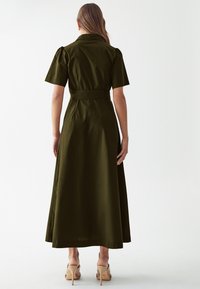WILLA LUCY - Maksimekko - khaki